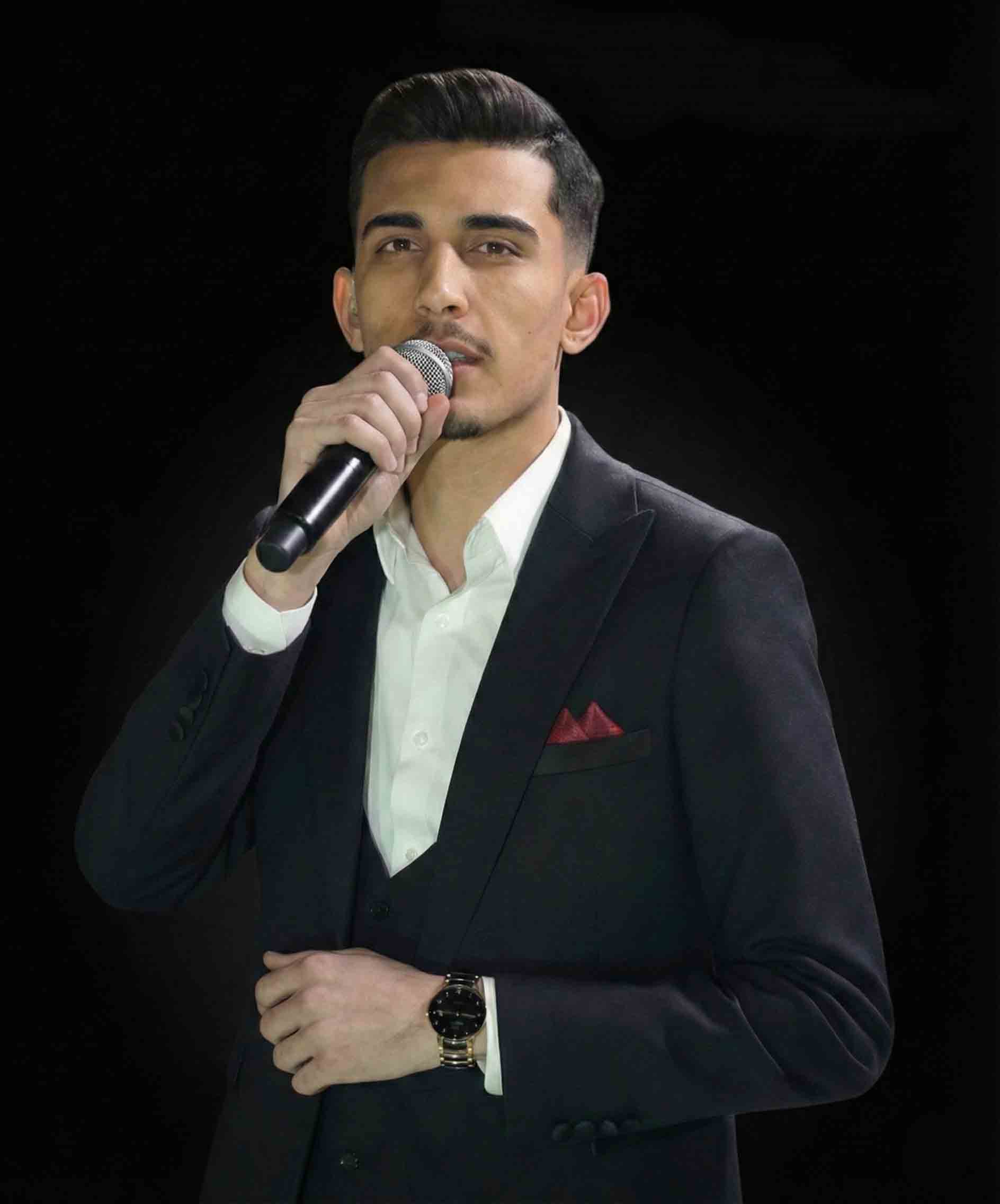 Daniel Revah Background