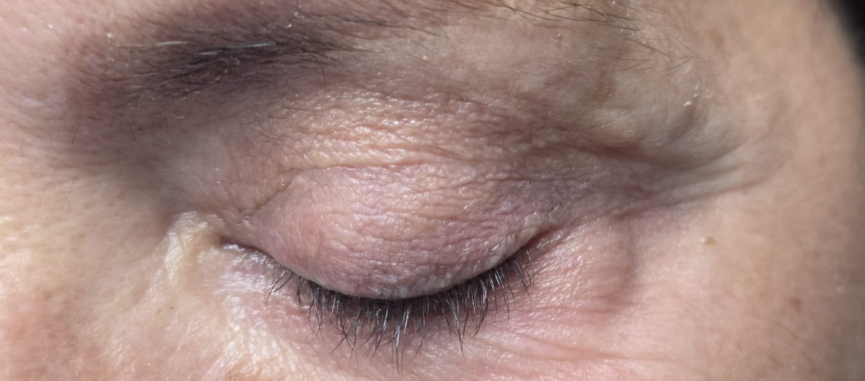 הדבקת ריסים 1